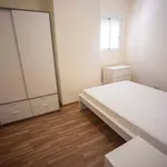 Rent a room of 100 m² in Lisboa