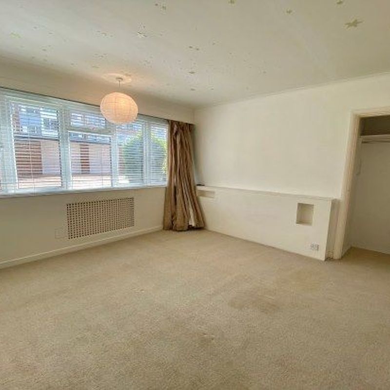 Flat to rent in Ashbourne Court, Eastbourne BN21