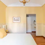 Rent 9 bedroom apartment of 200 m² in Rome