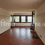 Affitto 5 camera casa di 219 m² in Verona