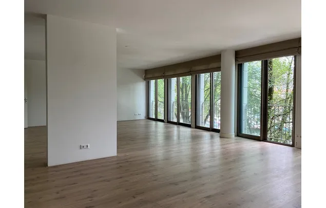 Huur 1 slaapkamer appartement van 90 m² in Nieuwmarkt/Lastage