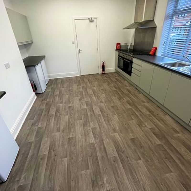 Flat to rent in Holmfield Road, Fulwood, Preston PR2 Grimsargh