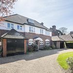 Rent 5 bedroom house in Elmbridge