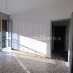 Affitto 3 camera appartamento di 101 m² in Reggio nell'Emilia