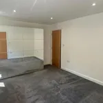 Rent 2 bedroom apartment in Leeds