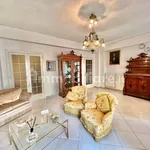 Rent 5 bedroom apartment of 140 m² in Naples