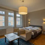 Miete 1 Schlafzimmer wohnung von 700 m² in Stuttgart