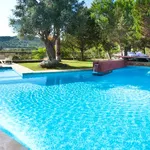 Rent 6 bedroom house in Cala Bassa