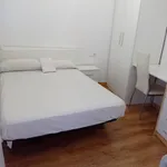 Rent 5 bedroom apartment in Barcelona