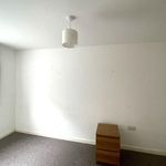 Rent 4 bedroom flat in South East England