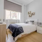 Rent a room of 200 m² in madrid