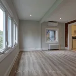 Maison de 1097 m² avec 6 chambre(s) en location à Toronto