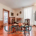 Rent 5 bedroom apartment of 210 m² in Padua