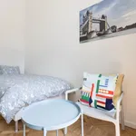 Rent 3 bedroom apartment in Prague