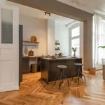 Miete 4 Schlafzimmer wohnung von 145 m² in Berlin