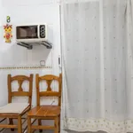 Rent 4 bedroom apartment in Valencia