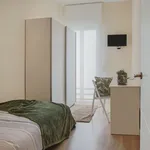 Rent 3 bedroom apartment of 79 m² in Barcelona