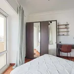 Rent a room of 180 m² in Lisboa