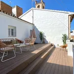 Rent a room of 300 m² in valencia