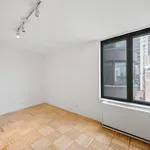 Rent 2 bedroom apartment of 105 m² in New York