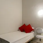 Rent 6 bedroom apartment in Barcelona