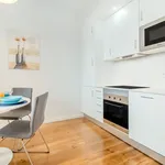 Rent 2 bedroom apartment of 700 m² in Lisbon