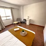 Rent a room of 125 m² in valencia