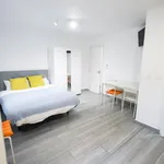 Rent 4 bedroom apartment in Valencia