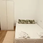 Rent 5 bedroom apartment of 110 m² in Madrid