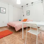 Rent 5 bedroom apartment in Valencia