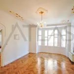 Pronajměte si 4 ložnic/e byt o rozloze 125 m² v Prague