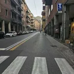 Affitto 5 camera appartamento di 130 m² in Bologna