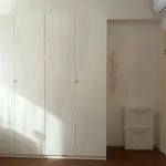 Rent 3 bedroom apartment in Milan