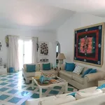 Rent 2 bedroom house of 200 m² in Alvor