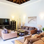 Rent 3 bedroom house of 340 m² in Puerto Banús