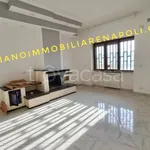 Affitto 3 camera appartamento di 92 m² in Napoli