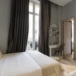 Appartement de 124 m² avec 2 chambre(s) en location à Paris