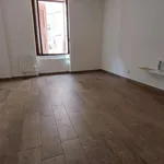 Appartement de 76 m² avec 4 chambre(s) en location à Apt