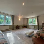 Rent 3 bedroom flat of 121 m² in Poole