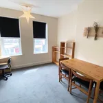 Rent 3 bedroom flat in East Midlands