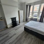 Rent 6 bedroom house in Leeds