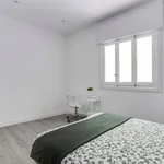 Rent 5 bedroom apartment in Madrid