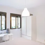 Rent a room of 80 m² in Madrid