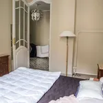 Rent a room of 160 m² in valencia