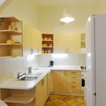 Pronajměte si 4 ložnic/e byt o rozloze 97 m² v Prague