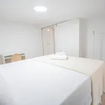 Rent 6 bedroom apartment of 50 m² in Madrid