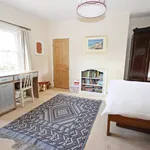 Rent 5 bedroom house in Warwick