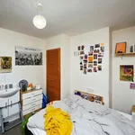 Rent 4 bedroom flat in East Midlands