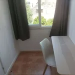 Rent a room in lisbon