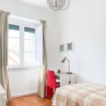 Rent a room of 120 m² in lisbon